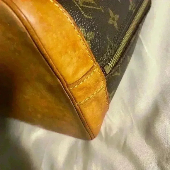 Louis Vuitton Alma w/COA - Picture 4 of 13